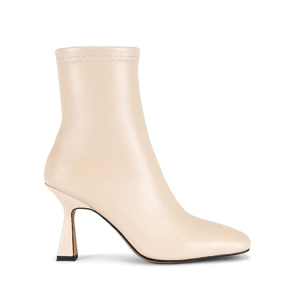 Alias Mae Shoes - NEW Alias Mae Becca Ankle Booties in Cream